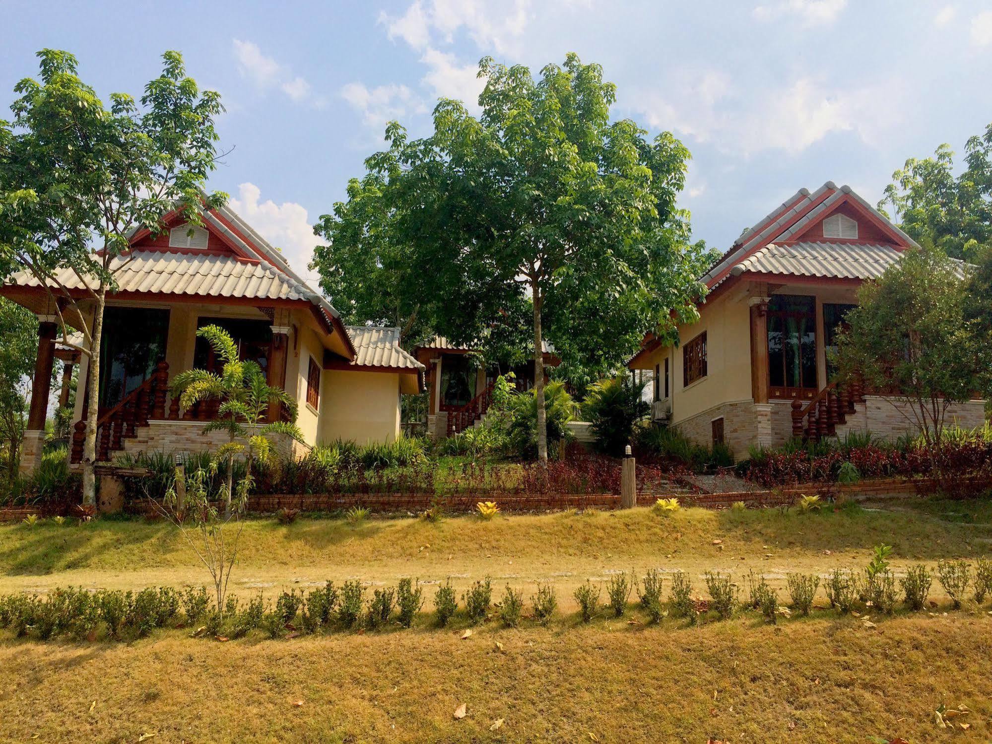 Mont Goei Pai Hotel Buitenkant foto
