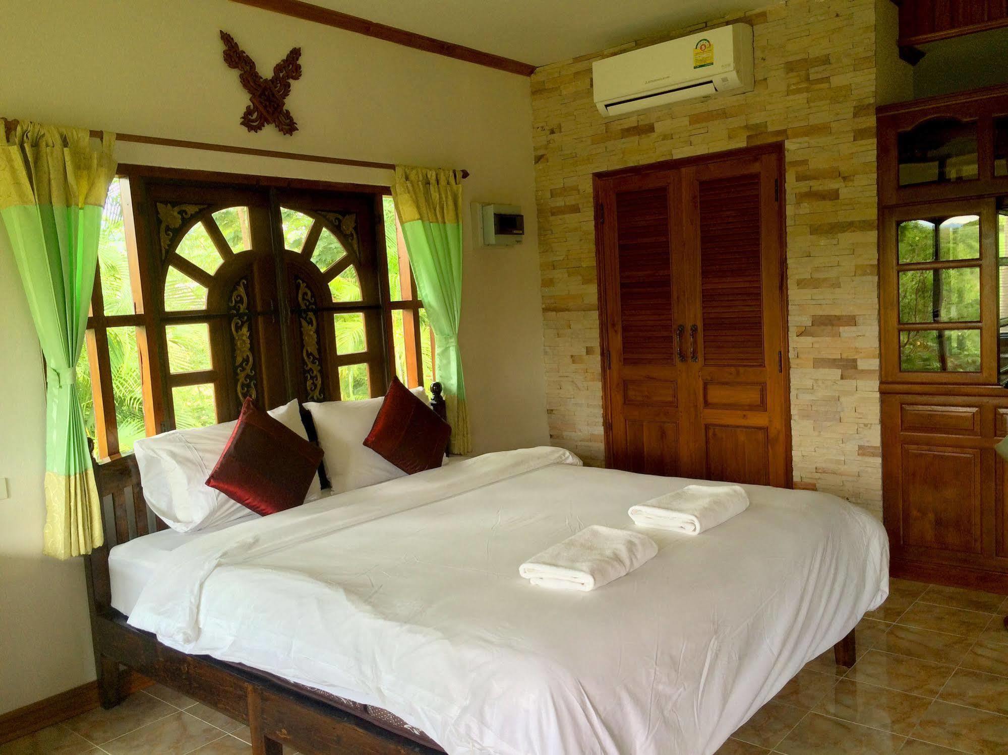 Mont Goei Pai Hotel Buitenkant foto