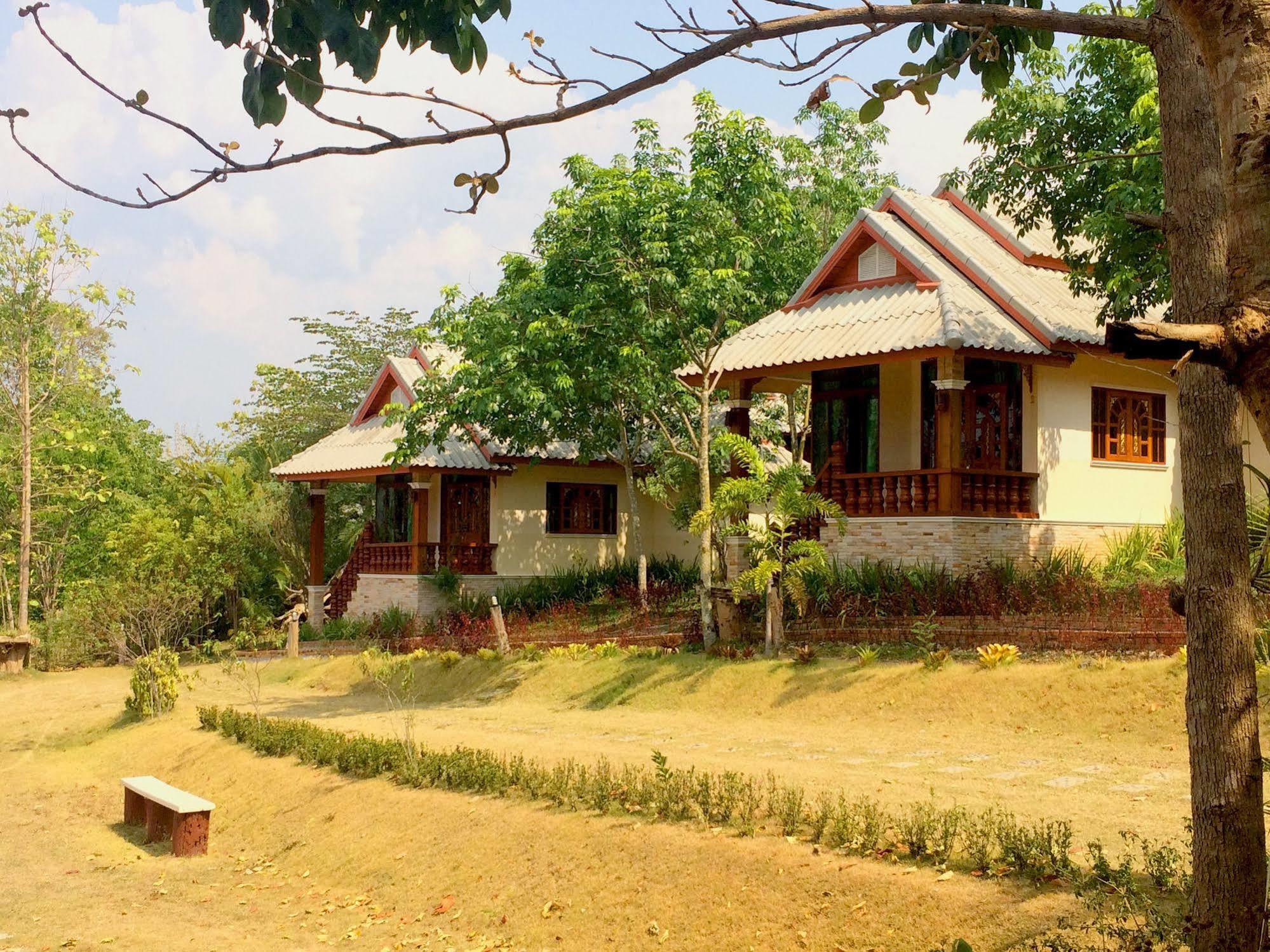 Mont Goei Pai Hotel Buitenkant foto
