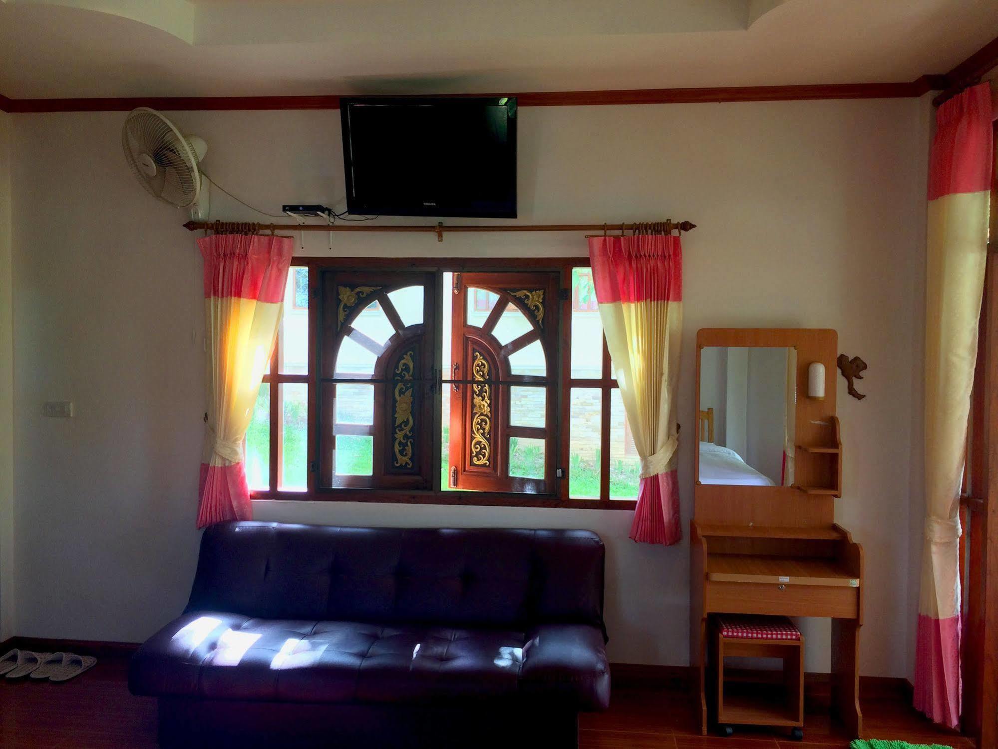 Mont Goei Pai Hotel Buitenkant foto